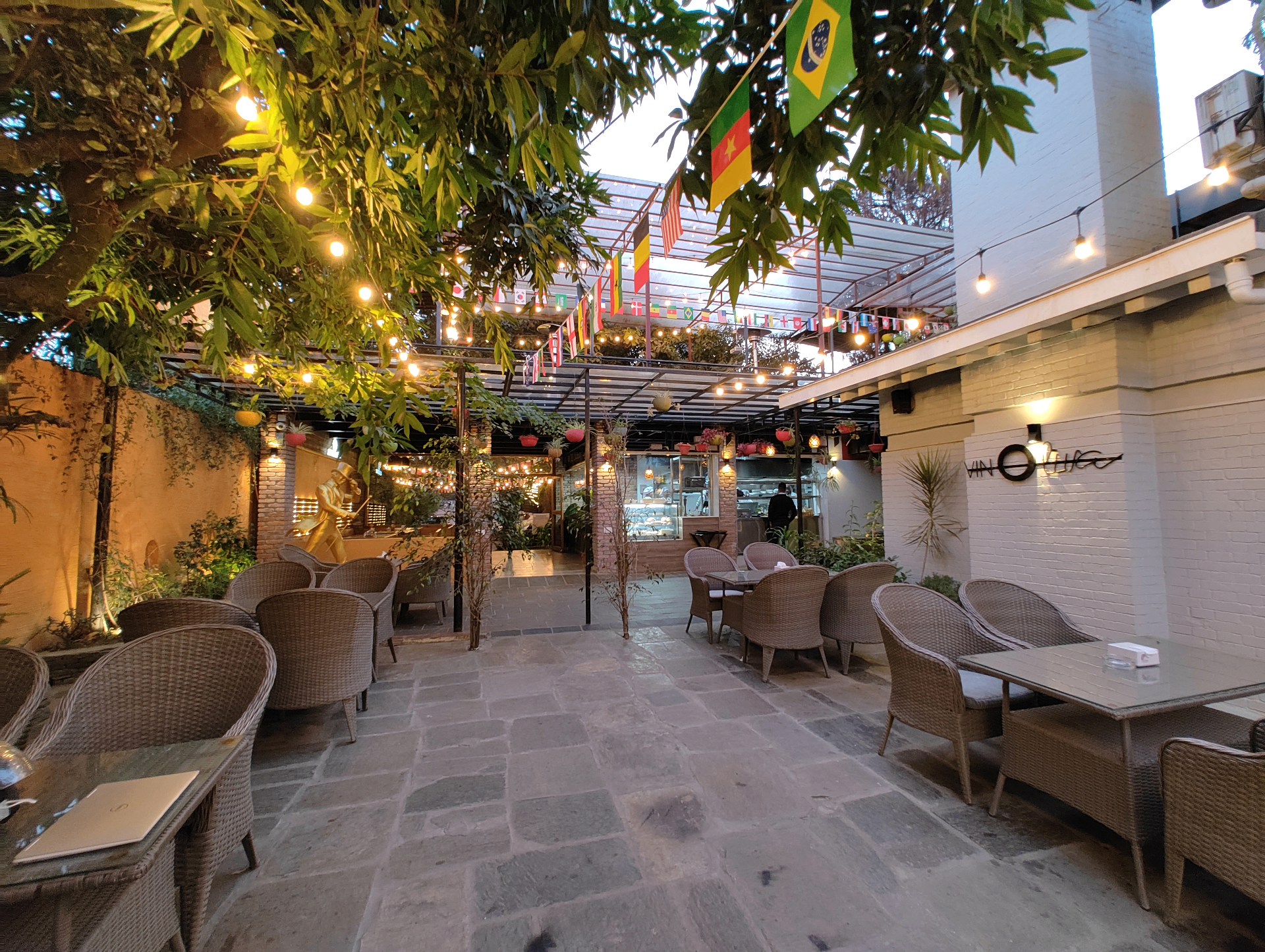 Vinoliva Restaurant & Bar photo 1