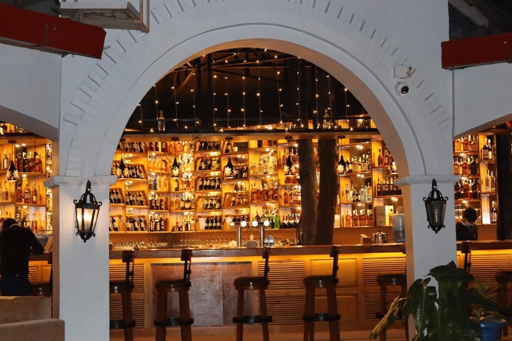 Vinoliva Restaurant & Bar